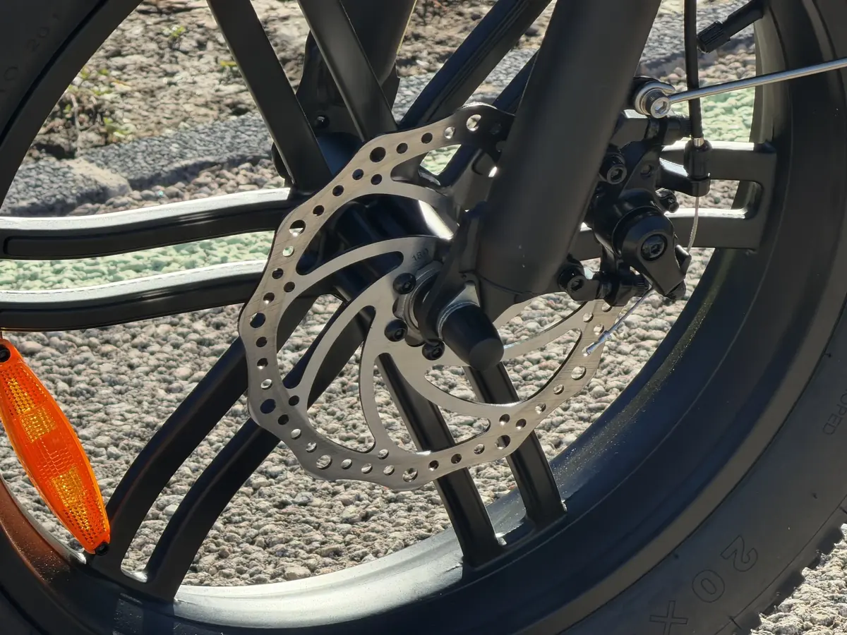 Les freins à disques font tout à fait le job