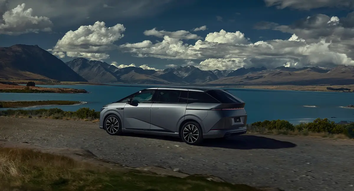 Un van avec 615 km d'autonomie&nbsp;? Le XPENG X9 arrive en Europe&nbsp;!