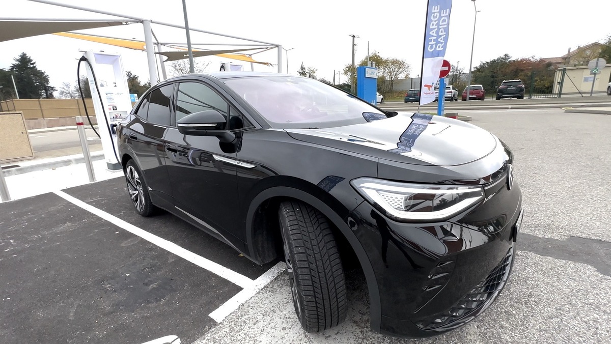 Essai Volkswagen ID.5 GTX : prix, autonomie, consos, recharge et conduite sur neige