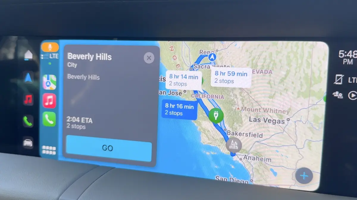 Test du planificateur d'itinéraire électrique de CarPlay chez Porsche ! (vidéo aux USA)