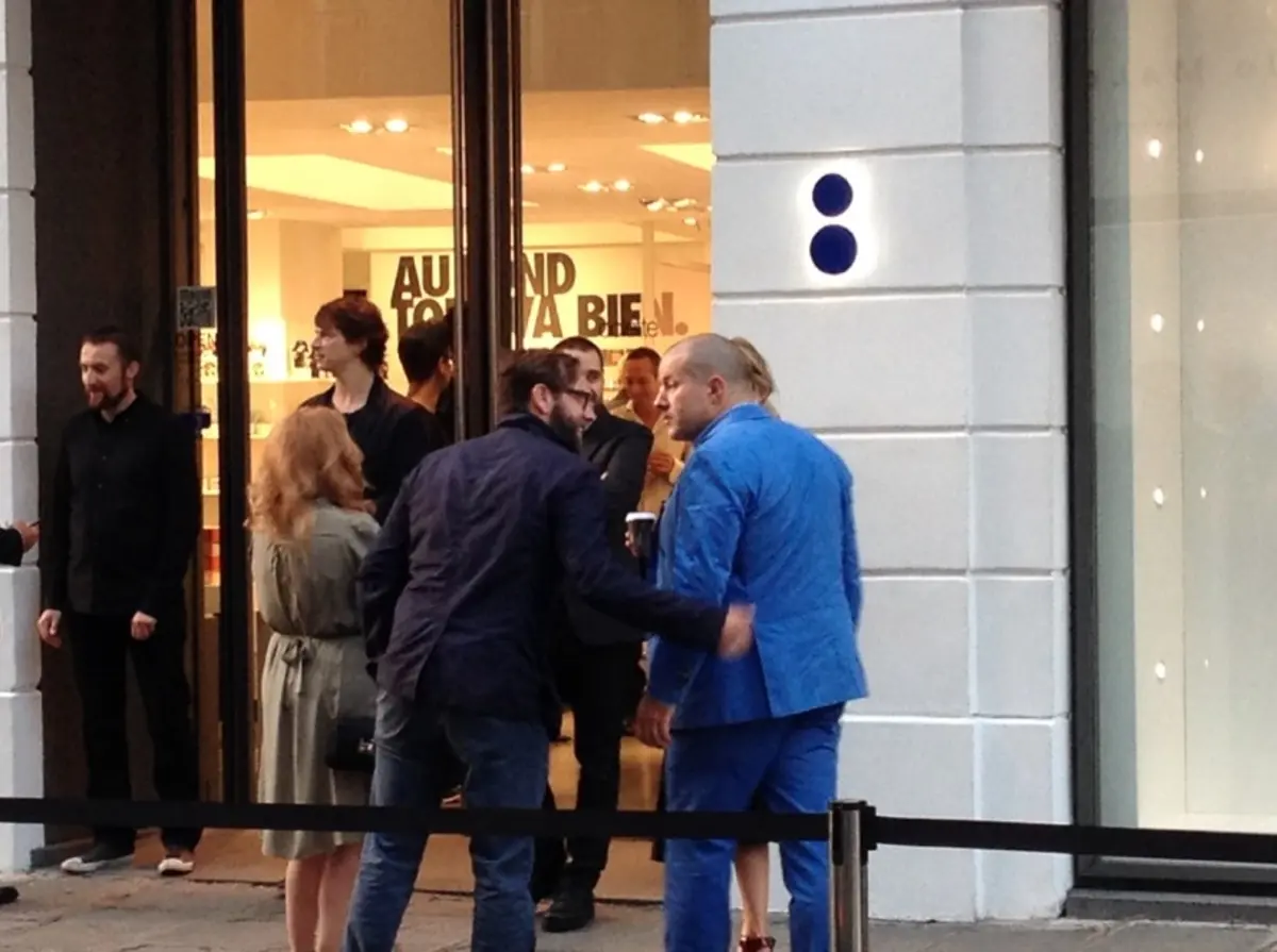 Apple Watch: ジョニー・アイブがコレットに到着 (写真)