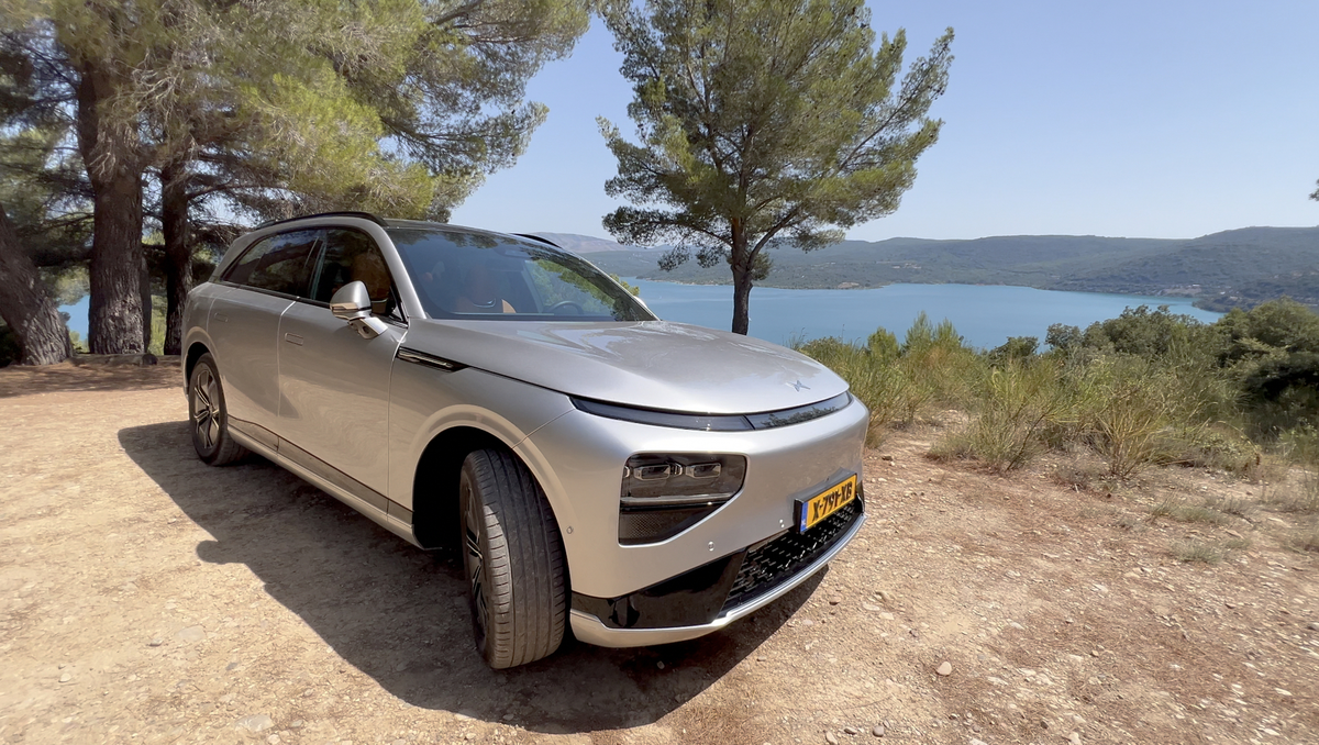 Test du système auto de XPENG sur 3 écrans : mieux que Tesla ?