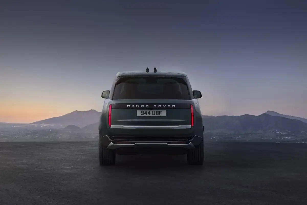 Range Rover Electric&nbsp;: jusqu'&agrave; 611 km d'autonomie, 350 kW en charge pour 161 500 euros