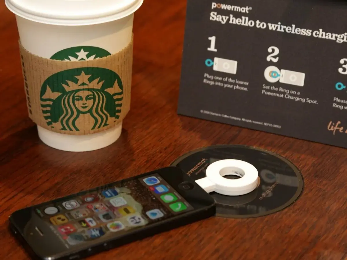 À Londres, Starbucks offre du jus aux iPhone