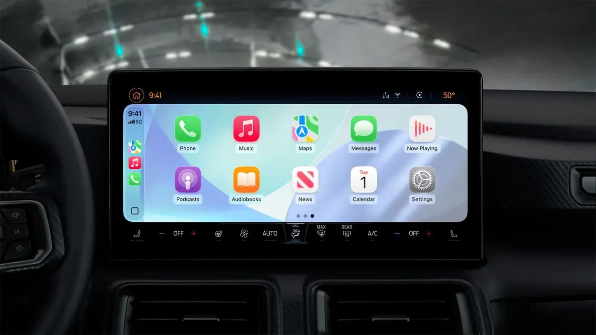 Avec iOS 26.4, ChatGPT, Claude ou Gemini embarquent dans CarPlay