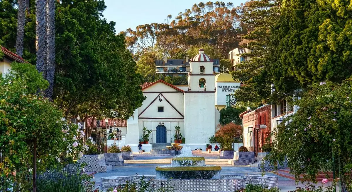 macOS 13 : partir à la découverte de Ventura, cette charmante ville côtière de Californie !