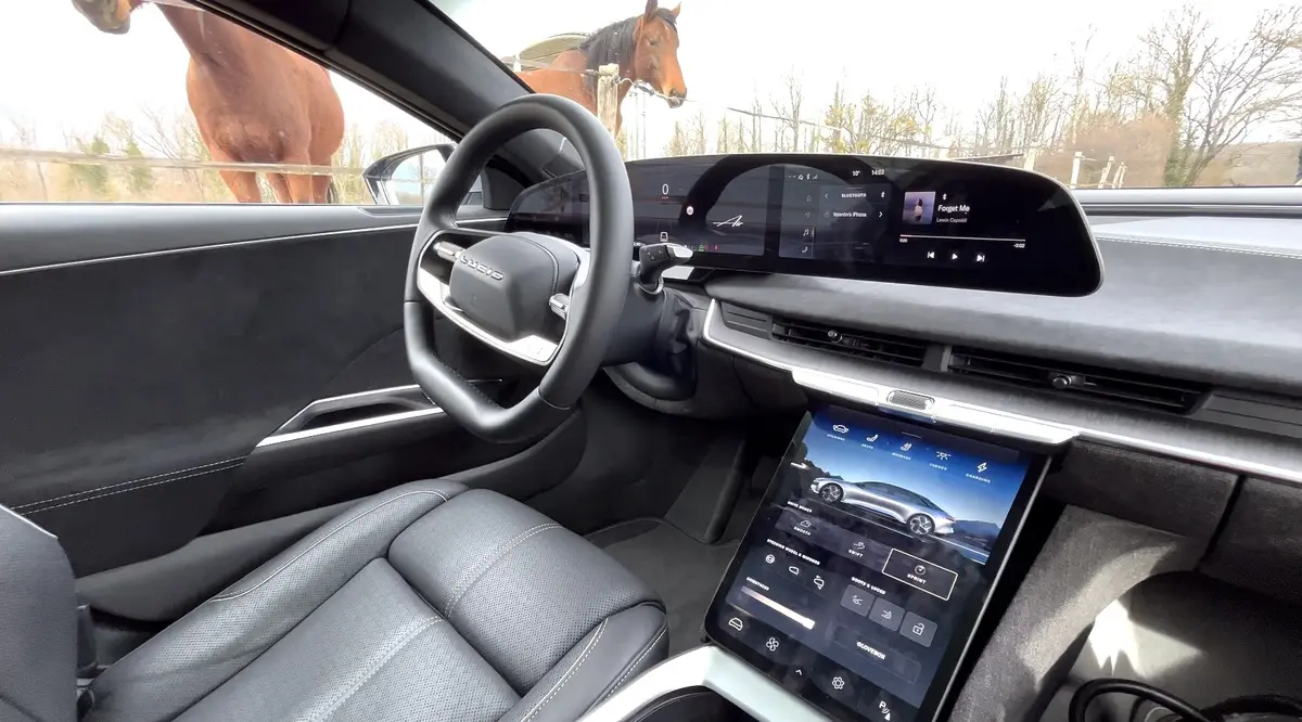 CarPlay arrive enfin sur la Lucid Air, qui en a bien besoin !