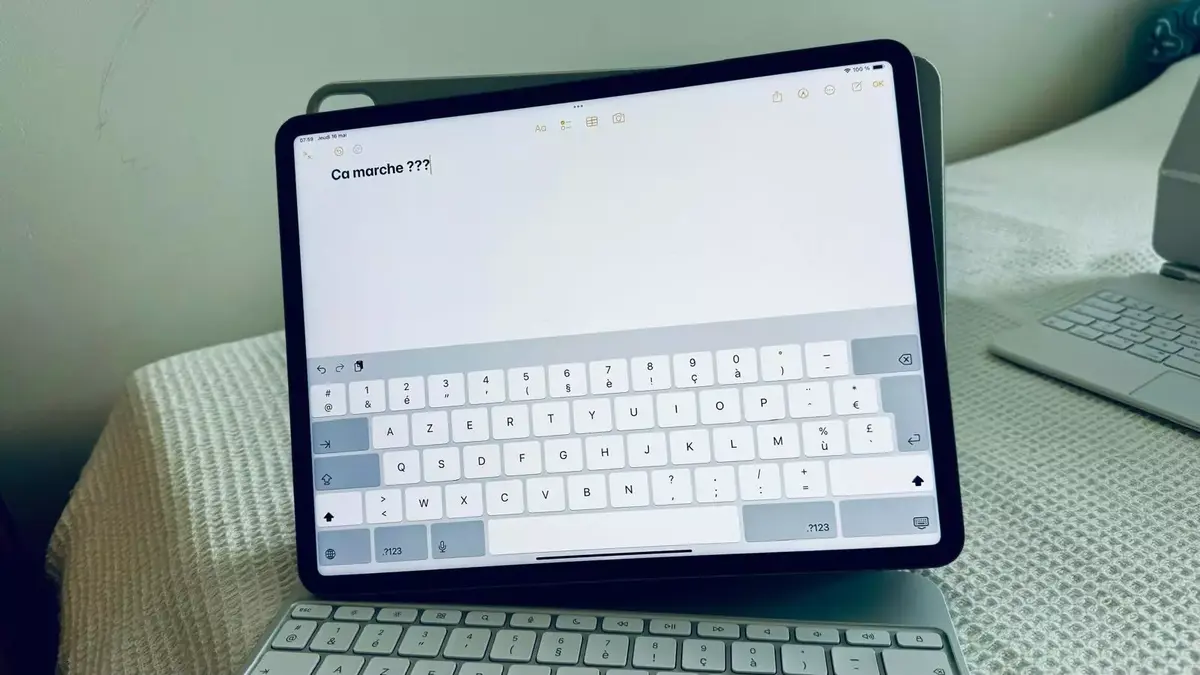 iPad Pro M2 + Magic Keyboard 2024