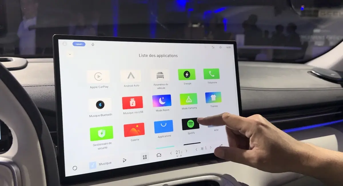 Le chinois Geely d&eacute;barque en France avec l'E5, un SUV &eacute;lectrique cossu, d&egrave;s 399&euro;/mois sans apport