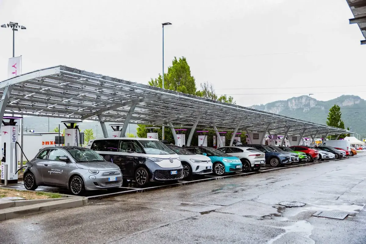 Stations de recharge déjà saturées à l'Ascension, vers un été compliqué ?