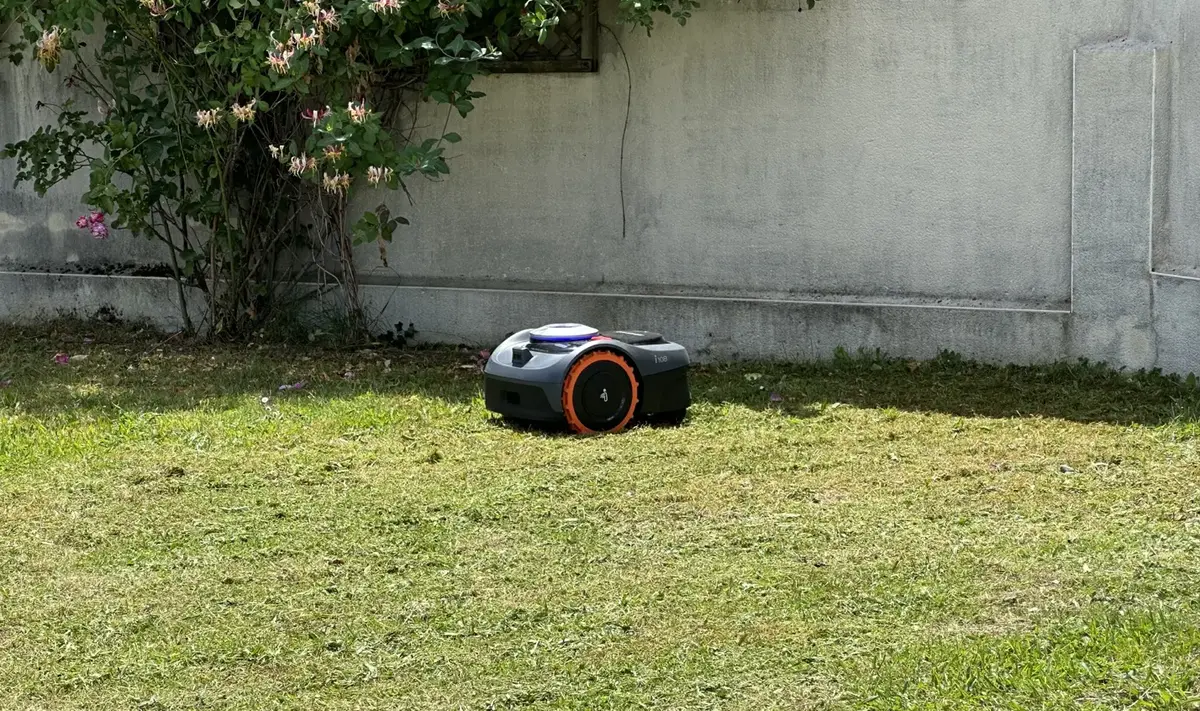 Test du robot-tondeuse Navimow i Series : Adieu la corvée de tonte ? (pas de fil périmétrique)