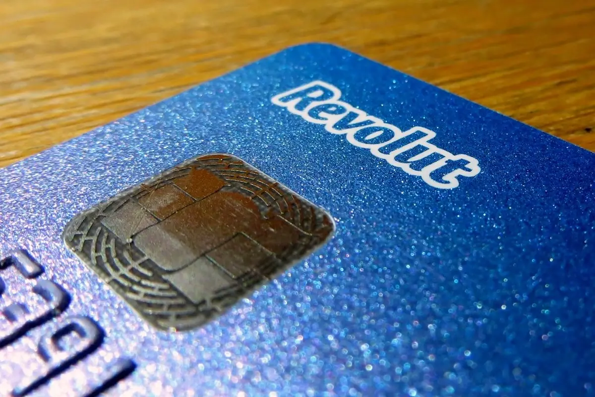 Fraude en ligne : Revolut veut faire casquer Facebook