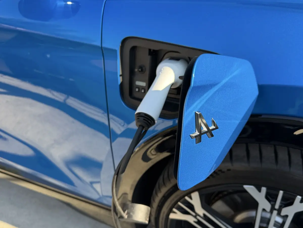 Test du Rheidon P200 3K6&nbsp;: le meilleur chargeur mobile pour voiture &eacute;lectrique en 2026&nbsp;?
