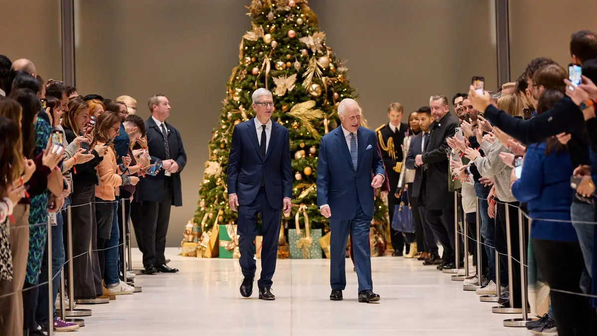 Tim Cook Charles III Apple Store UK