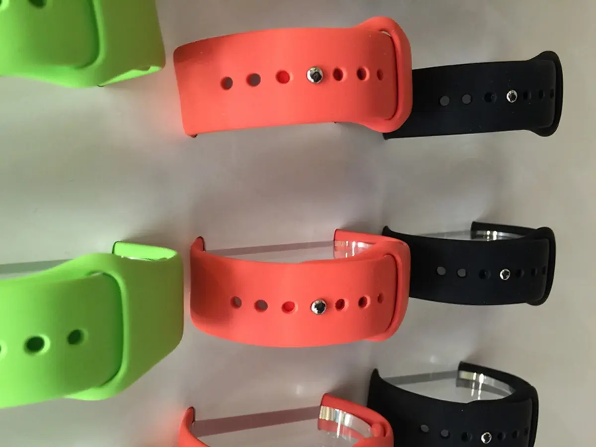 Apple Watchのスポーツブレスレットに使われている素材、フッ素エラストマーとは何ですか？