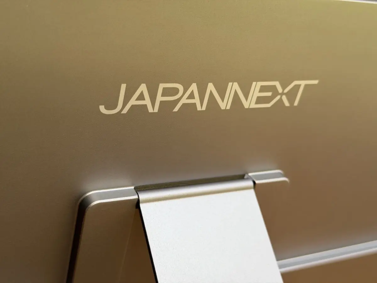 Test de l'&eacute;cran portable tactile JapanNext&nbsp;: un 15,6 pouces complet &agrave; glisser dans le sac