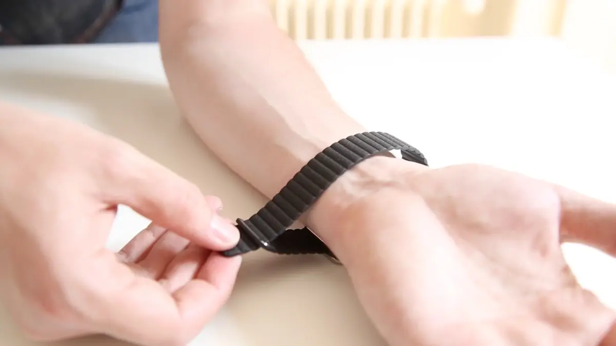 Apple Watch : test du bracelet Cuir Venezia matelassé, avec fermoir magnétique réglable