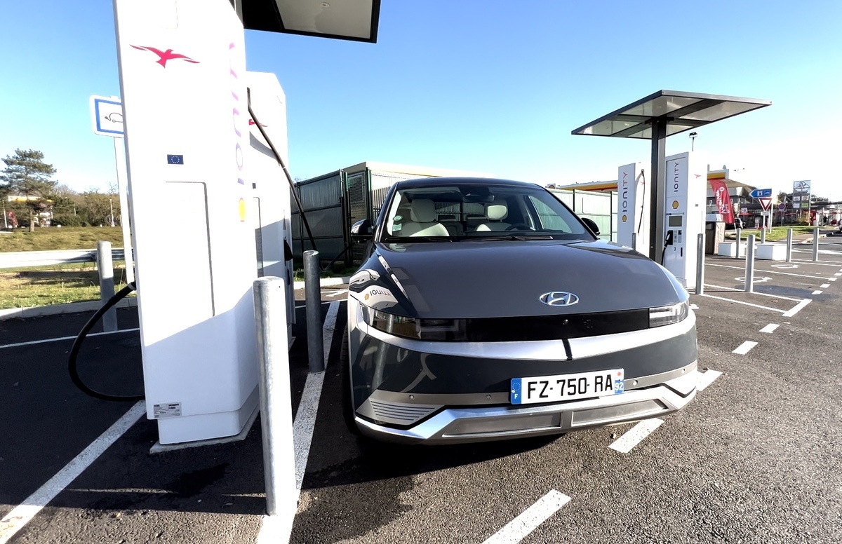 Quand franceinfo désinforme sur la voiture électrique