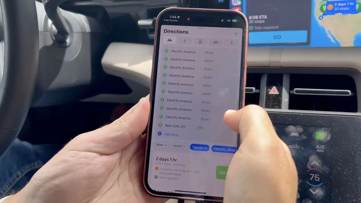 Test du planificateur d'itinéraire électrique de CarPlay chez Porsche ! (vidéo aux USA)