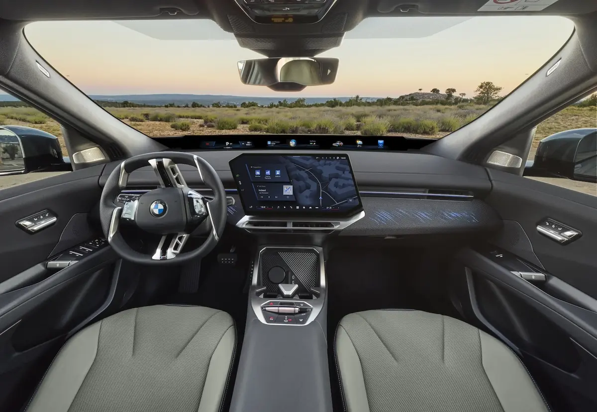 BMW iX4&nbsp;: jusqu'&agrave; 828 km d'autonomie pour le SUV coup&eacute; &eacute;lectrique