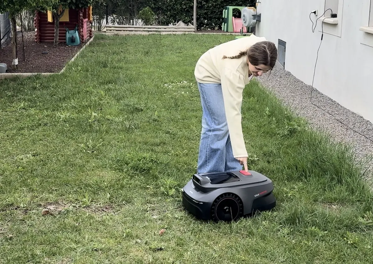Test MOVA Viax 250&nbsp;: &agrave; ce prix-l&agrave;, faut-il encore sortir sa vieille tondeuse&nbsp;?