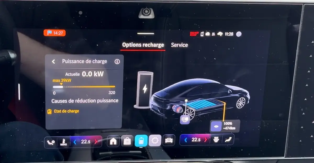 Mercedes a mis un iPad et Face ID dans son CLA&nbsp;! (Test des &eacute;crans Mercedes 2026)