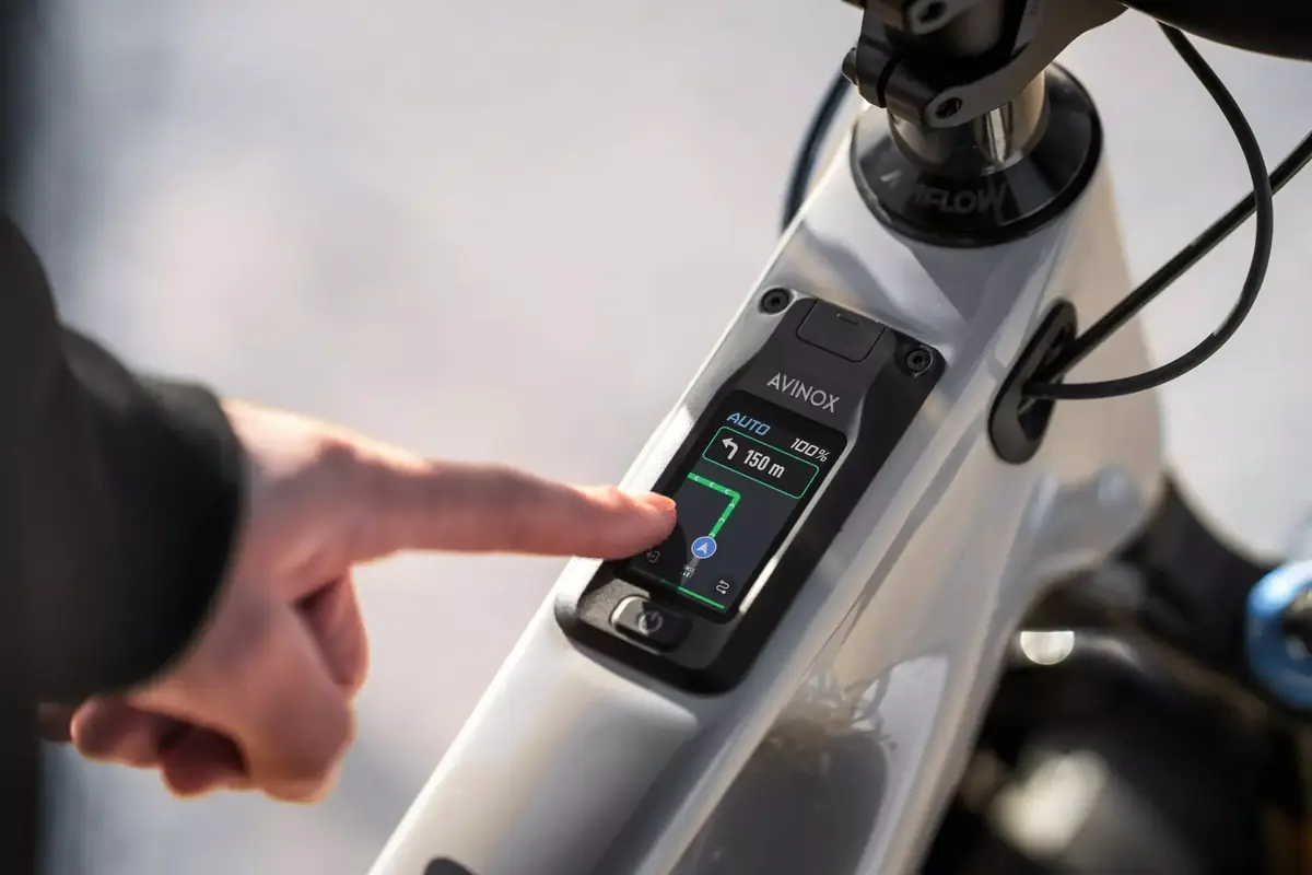 Amflow PR et PX Carbon propuls&eacute;s par les moteurs Avinox M2 avec de la techno de drone dedans