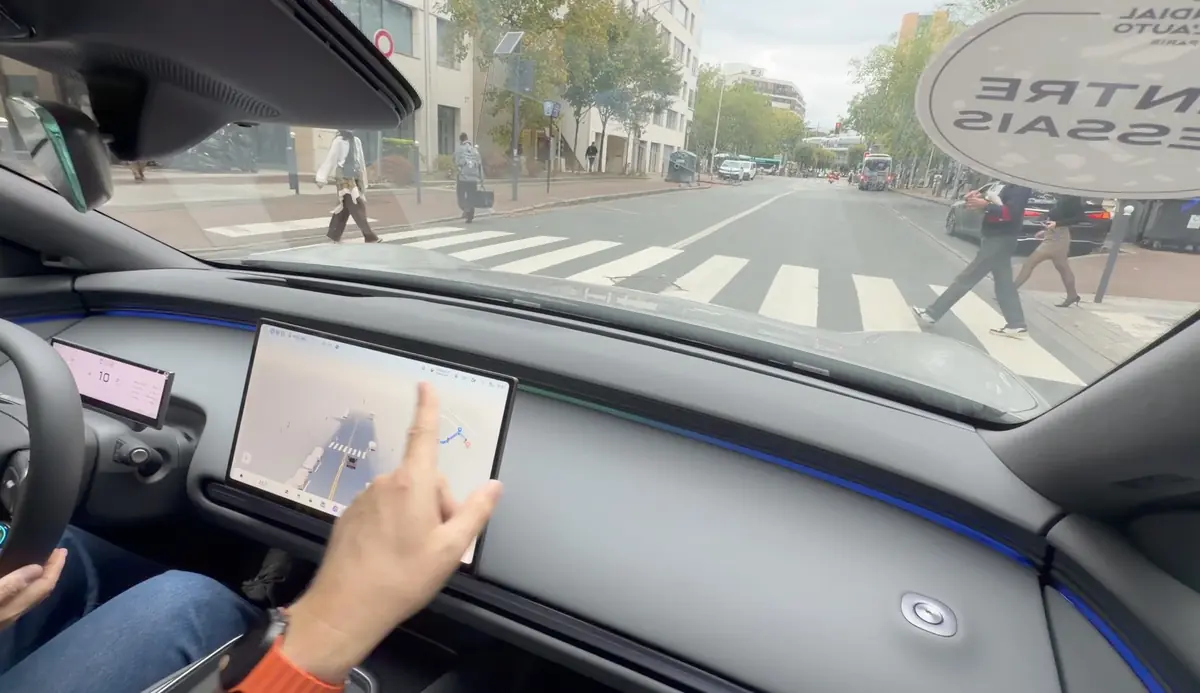 XPeng a-t-il d&eacute;j&agrave; rattrap&eacute; le FSD de Tesla&nbsp;? On a test&eacute; le NGP dans la chaos parisien&nbsp;!