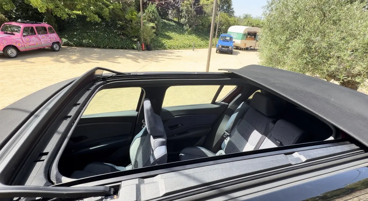 Essai Renault 4 "Plein Sud"&nbsp;: toit ouvrant, surf et off-road... plus cool que la R5&nbsp;?