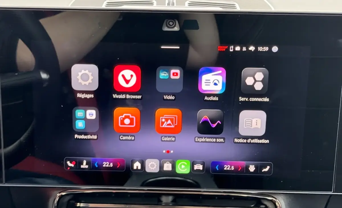 Mercedes a mis un iPad et Face ID dans son CLA&nbsp;! (Test des &eacute;crans Mercedes 2026)