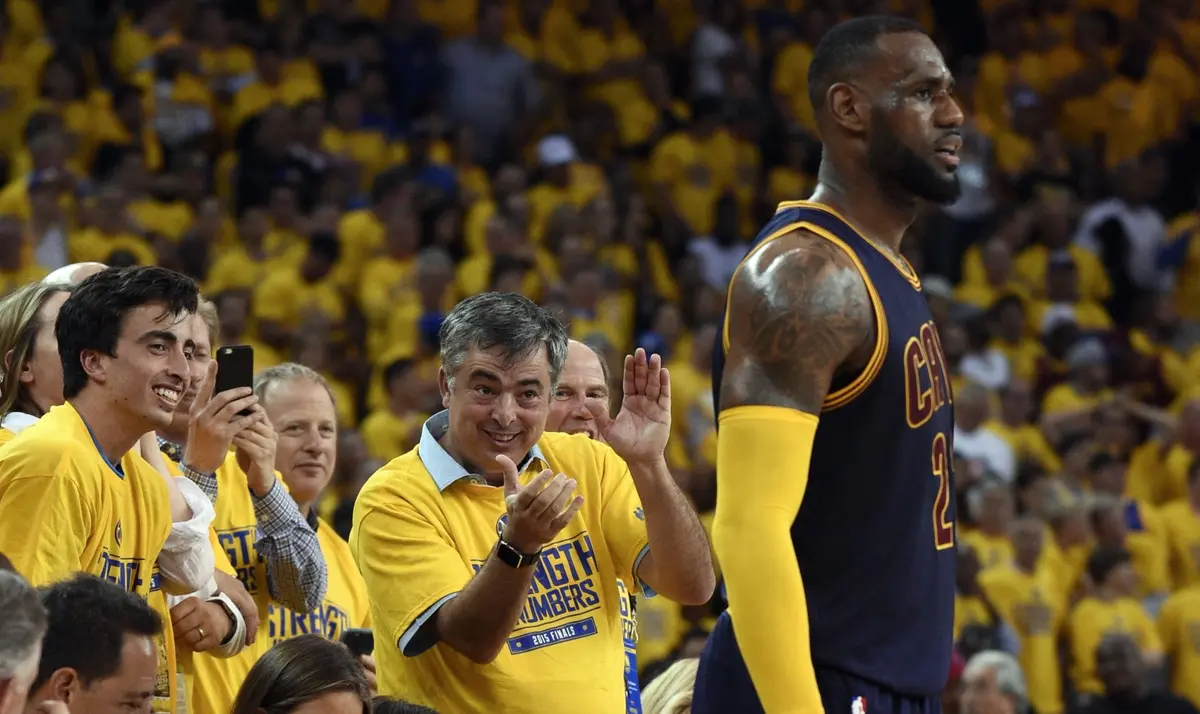 NBA Finals 2015 : Eddy Cue est fan de Lebron James (ou pas) mais soutient les Warriors