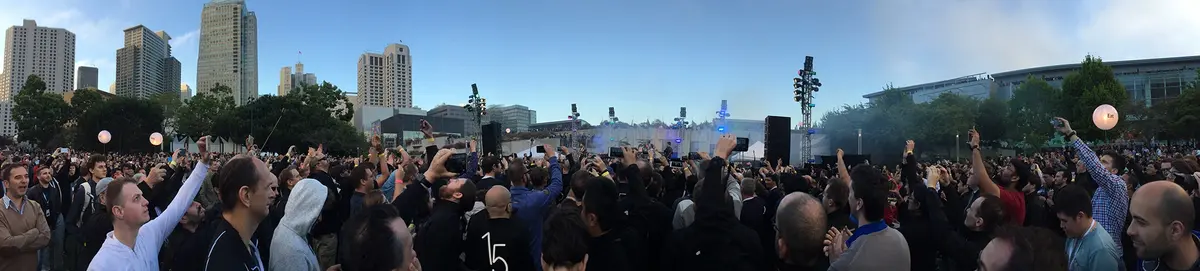 #WWDC : une vidéo, des selfies avec Federighi et plein de photos !