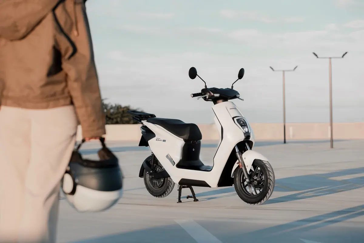 EM1 e : le premier scooter électrique Honda débarquera l'été prochain en Europe