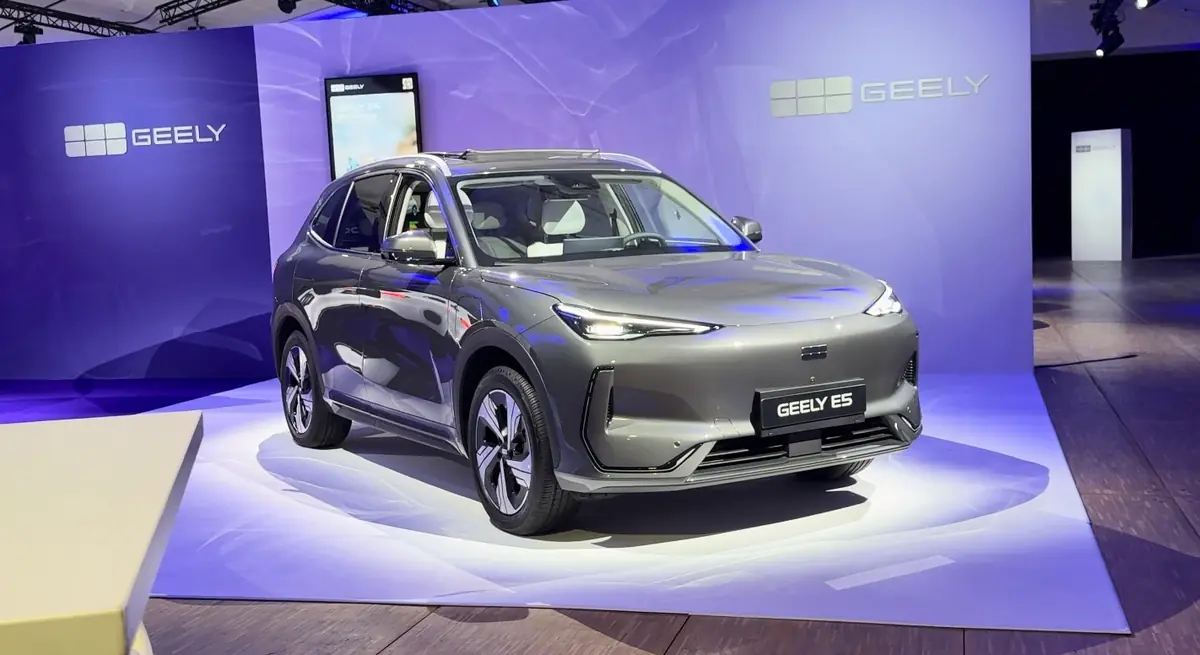 Le chinois Geely d&eacute;barque en France avec l'E5, un SUV &eacute;lectrique cossu, d&egrave;s 399&euro;/mois sans apport
