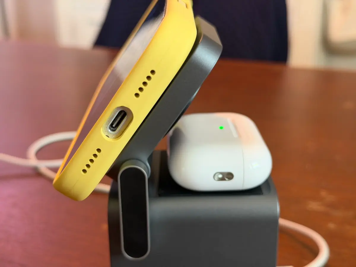 Test du Kuxiu D5, le chargeur MagSafe qui garde votre iPhone au frais