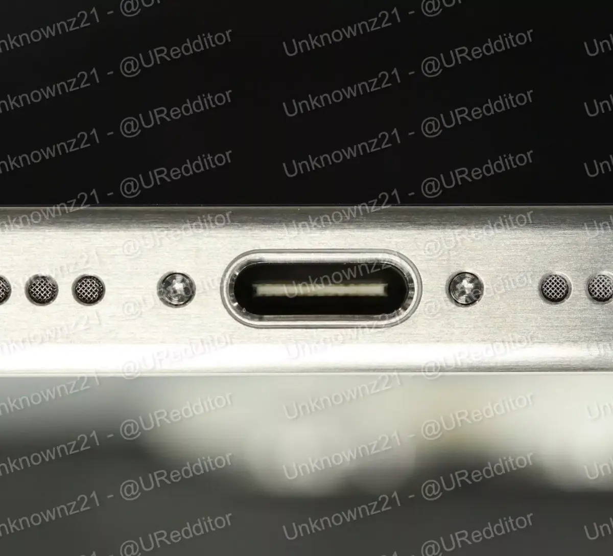 Est-ce une photo du port USB C de l'iPhone 15 Pro ?