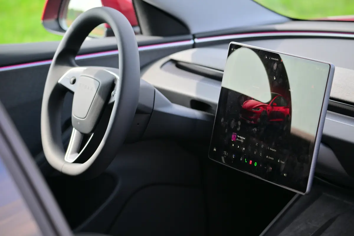 Le FSD de Tesla en Europe&nbsp;: la fin de la blague pr&eacute;vue pour le 10 avril&nbsp;?