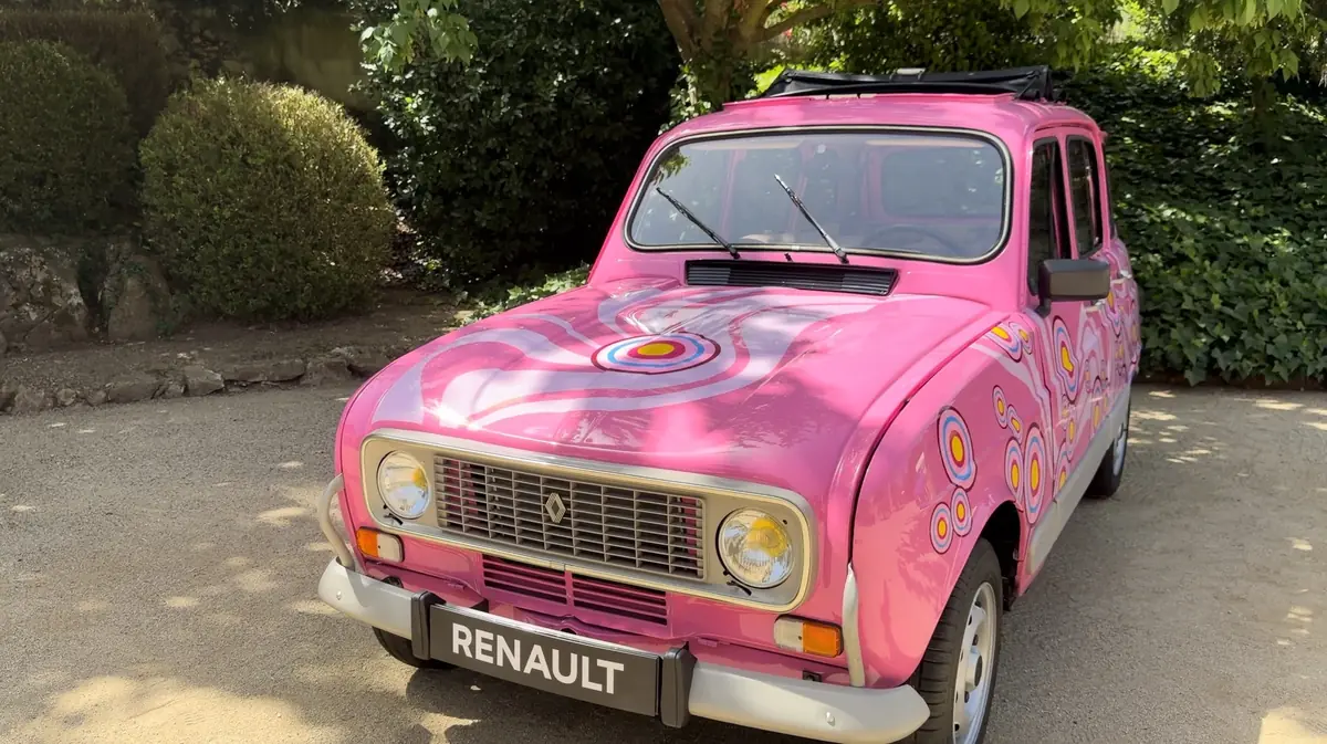 Essai Renault 4 "Plein Sud"&nbsp;: toit ouvrant, surf et off-road... plus cool que la R5&nbsp;?
