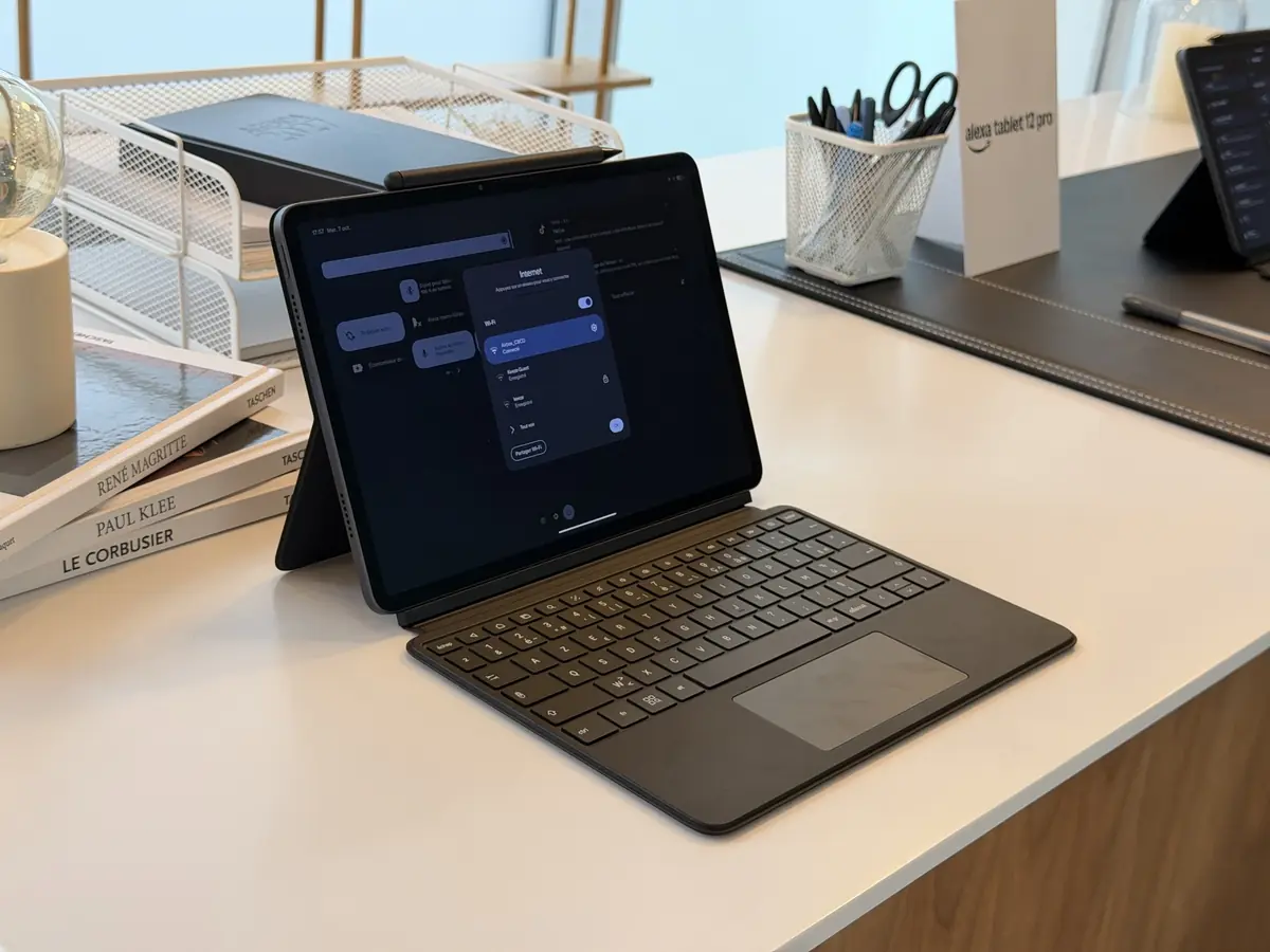 Tablette Amazon Alexa 12 Pro&nbsp;: un &eacute;cran mat qui la change en liseuse, d&egrave;s 559,99 euros