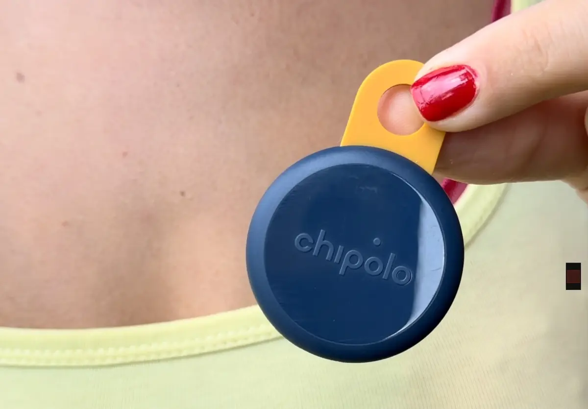 Test comparatif&nbsp;: Chipolo ou AirTag&nbsp;? 5 raisons d'oublier le traqueur d'Apple