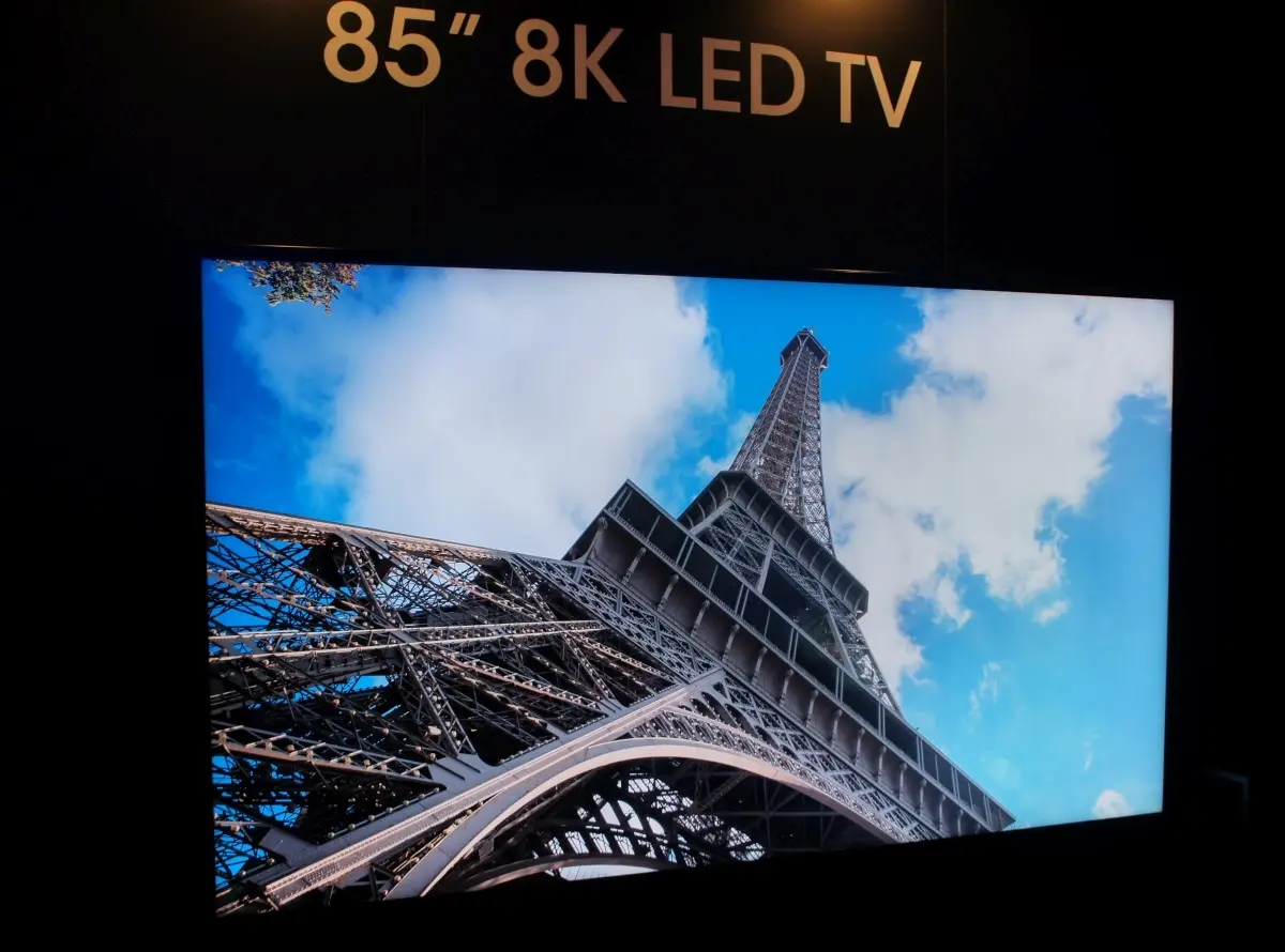 L'image du jour : cette télévision 8k coûte le prix d'une Tesla Model S