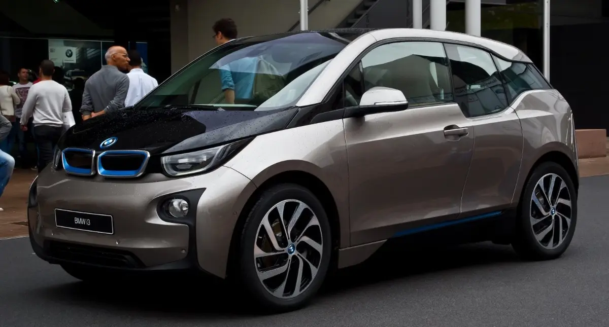 Une Apple Car calquée sur le modèle de l'i3 serait "une bonne idée" selon la patron de BMW