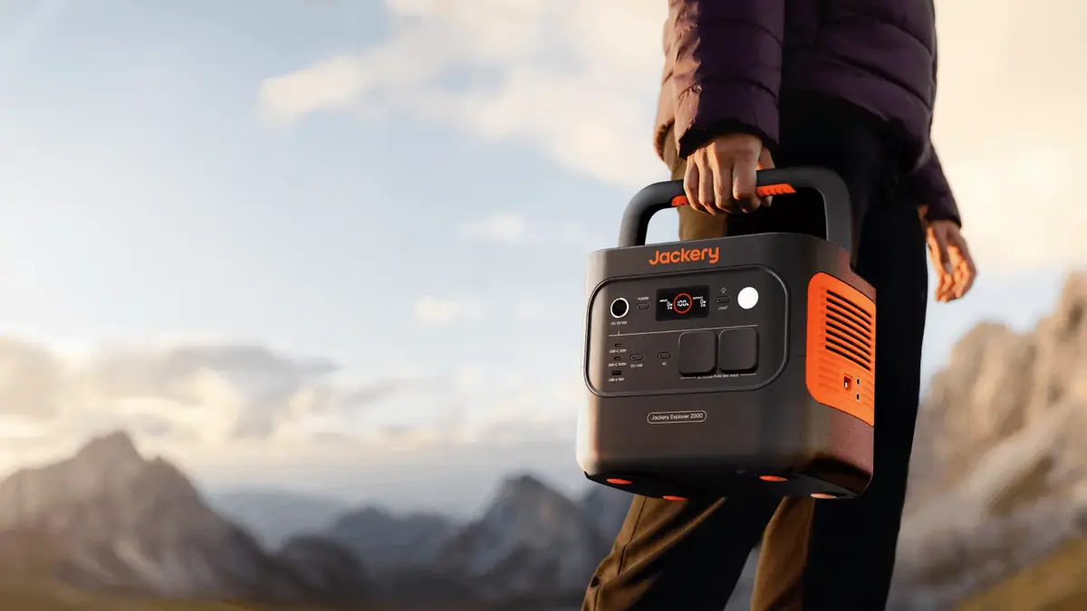 Jackery all&egrave;ge toute sa gamme de stations solaires de 30 % avec sa technologie Cell-to-Body