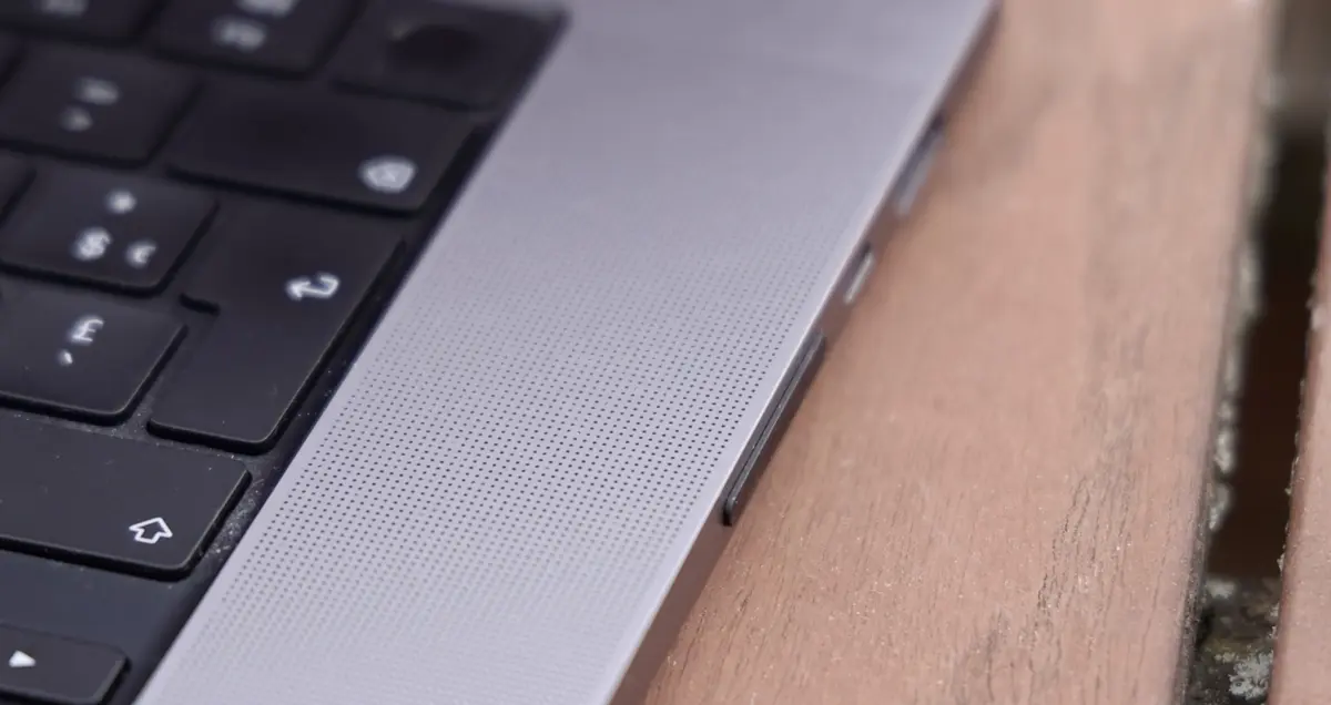 Test Express du JetDrive Lite 330, une SD "invisible" qui augmente le stockage des MacBook