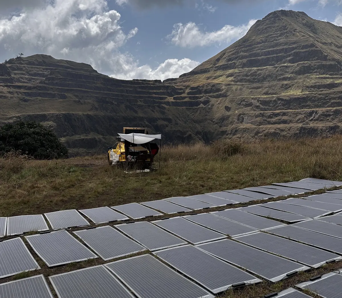 Ils traversent l'Afrique en voiture électrique ! Interview des VanLifers "4x4Electric"