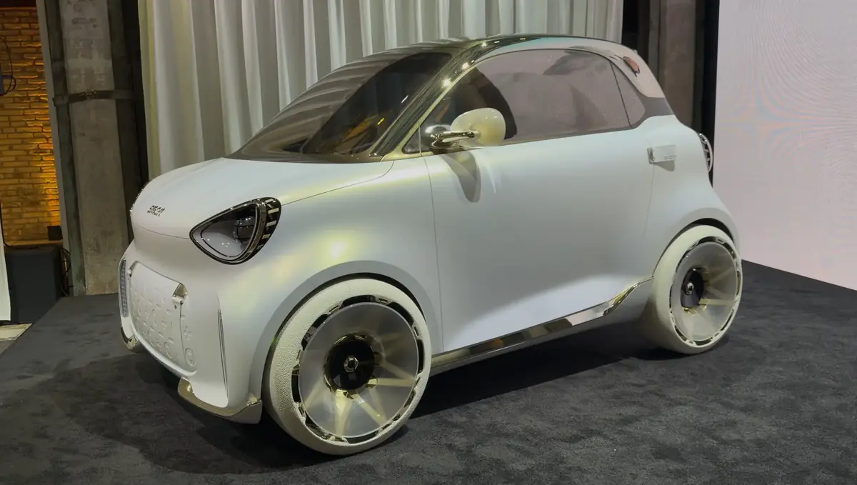 Smart #2&nbsp;: on a pu voir l&rsquo;int&eacute;rieur de la future micro-citadine &eacute;lectrique &agrave; Rome