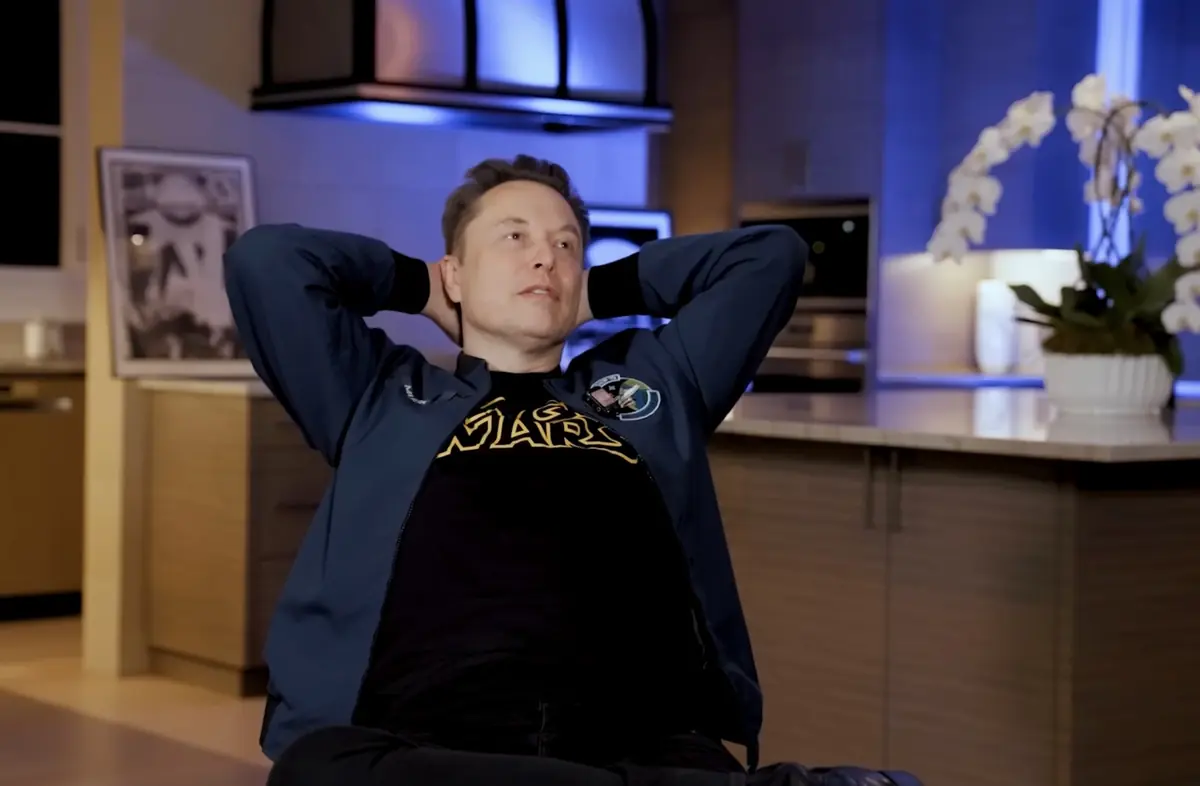 Elle a demandé à Elon Musk ce qu'il ferait avec seulement 1000 dollars, sa réponse est improbable !