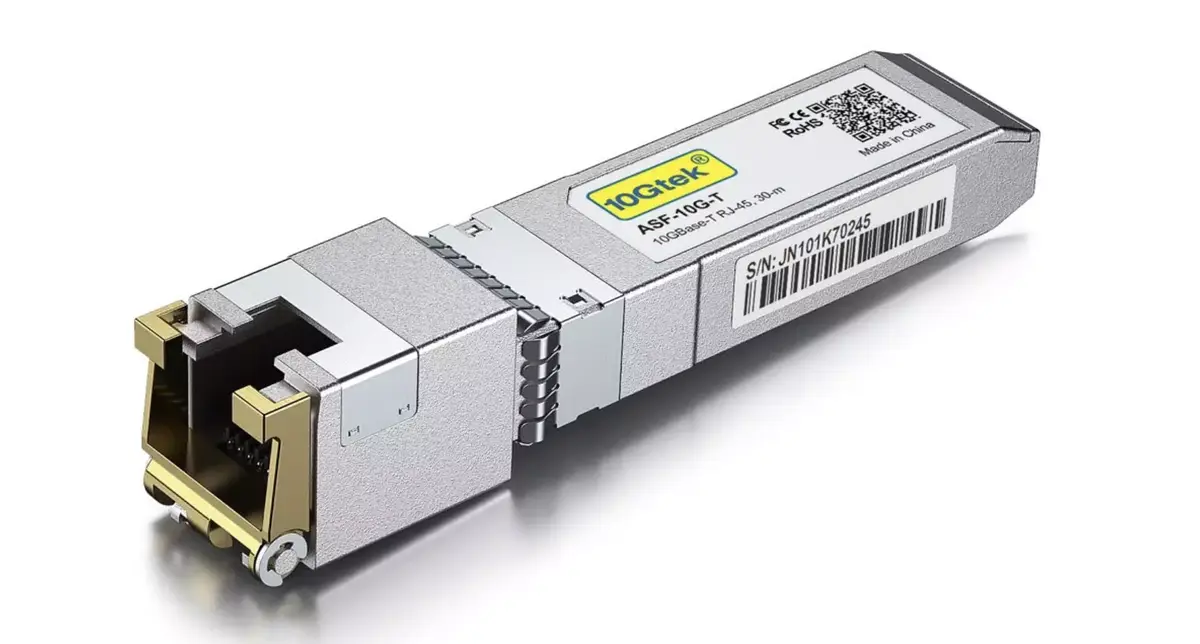 Un adaptateur SFP+ vers RJ45, ici le modèle 10Gtek