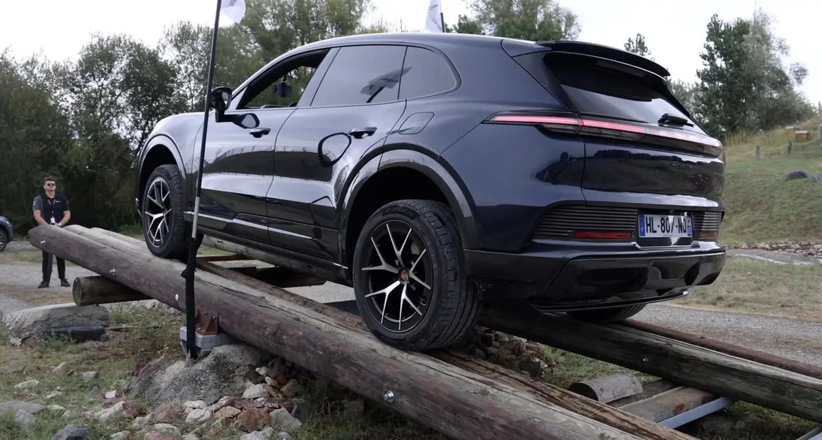 Essai Porsche Cayenne &eacute;lectrique&nbsp;: circuit, off-road, recharge, 1000CV... il nous a bluff&eacute;s&nbsp;!