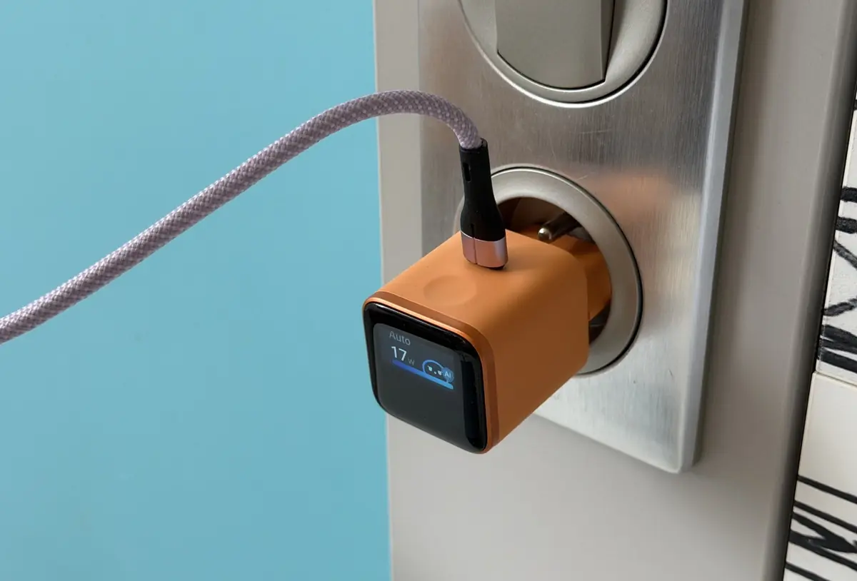 Test du chargeur Anker Nano 45W orange&nbsp;: un &eacute;cran mignon, de la charge "froide", id&eacute;al pour voyager